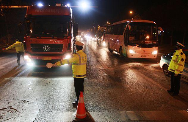 简曦律师解析，道路施工引发交通事故的责任主体解析