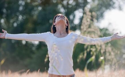 清晨深呼吸，探寻空气清新的秘密与呼吸的力量